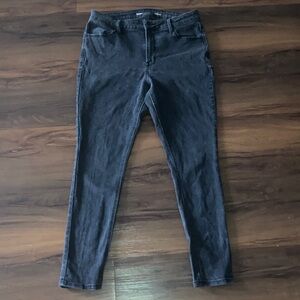 Elegant Charcoal Skinny Highrise Jeans for Women